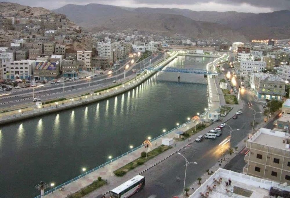 الرئيس هادي يوافق مبدئيا على اعلان حضرموت إقليماً مستقلاً عن صنعاء وعدن