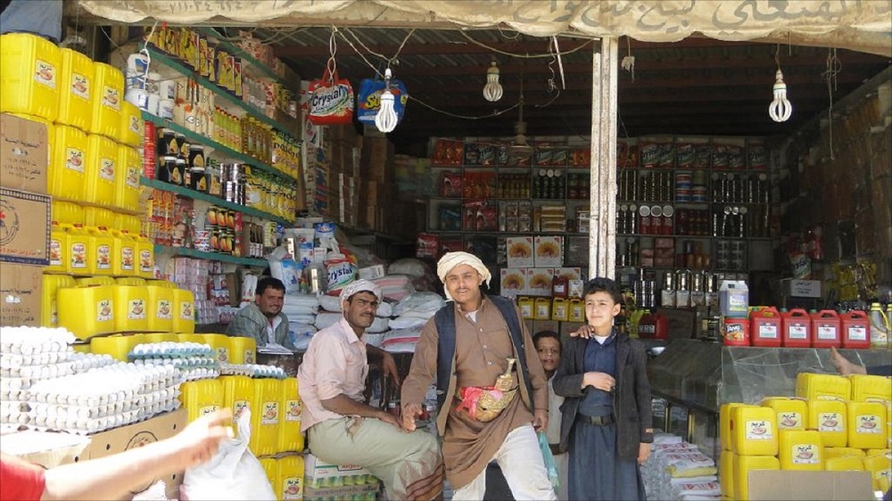 عاجل الآن: قرارات عاجلة وهامة من حكومة صنعاء تمس ملايين اليمنيين وتخفيضات كبرى في أسعار الغذاء لأول مرة.. وهذه هي الأسعار الجديدة للقمح والسلع الأساسية (تفاصيل)